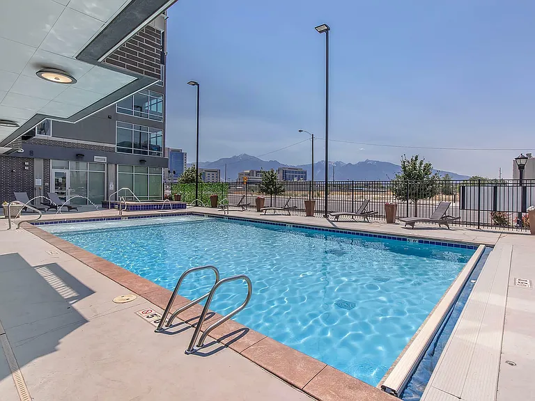 Pool 1