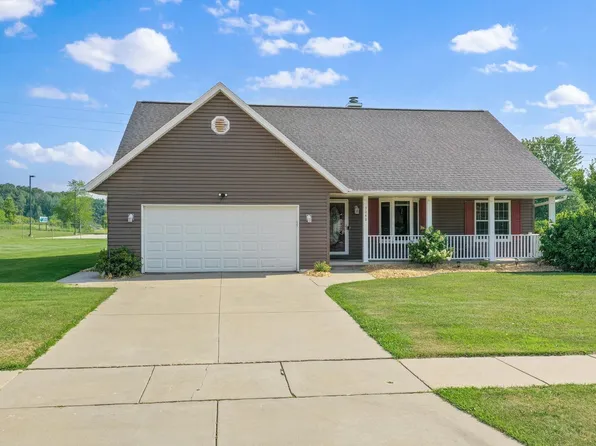 3040 Joy Ln, Green Bay, WI 54311