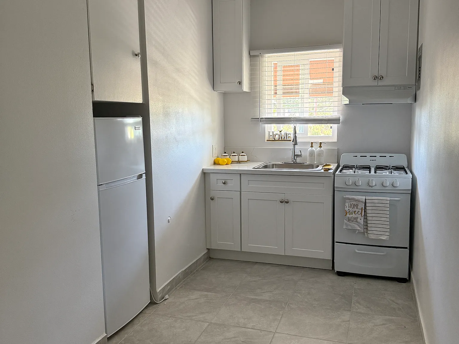 Studio, 420 sqft, $1,395 — Photo 4