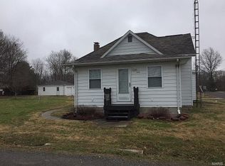 978 S Vine St, Tilden, IL