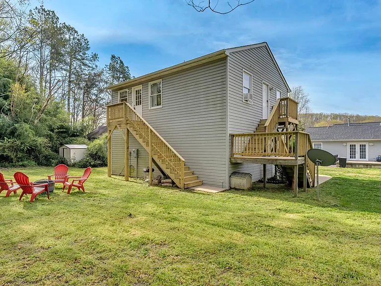 19 Limox Ln #B — Photo 33