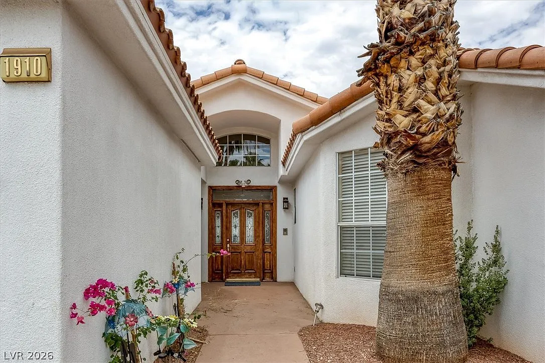 4 bed, 2.5 bath, 2608 sqft, $3,400 — Photo 4