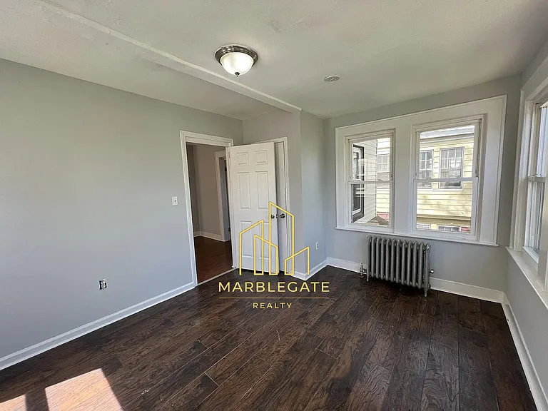 229 Alexander St #22 — Photo 16
