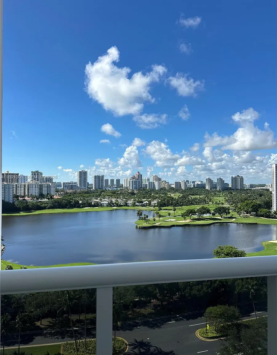2 bed, 1143 sqft, $3,200 — Photo 2