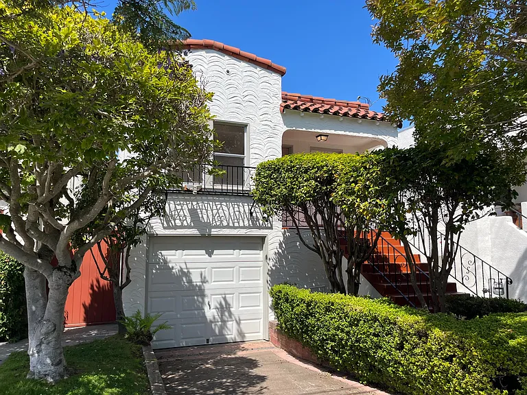966 Talbot Ave — Photo 1