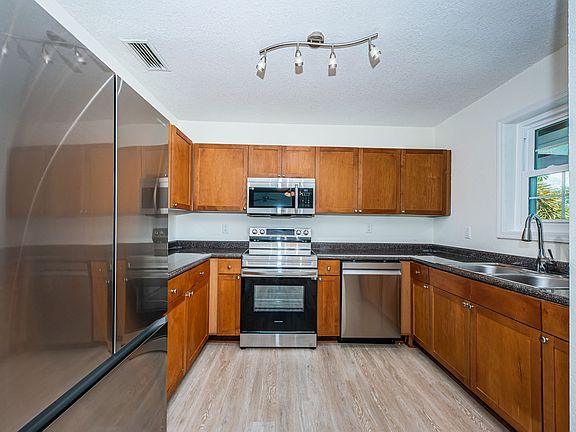 2nd image of 251 Pompano Dr SE APT D