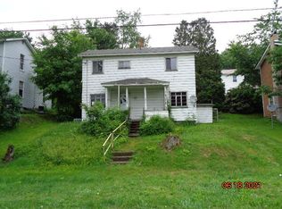 1046 Jackson St, Reynoldsville, PA 15851
