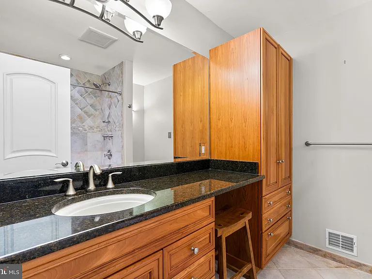 4233 Buckskin Wood Dr — Photo 46