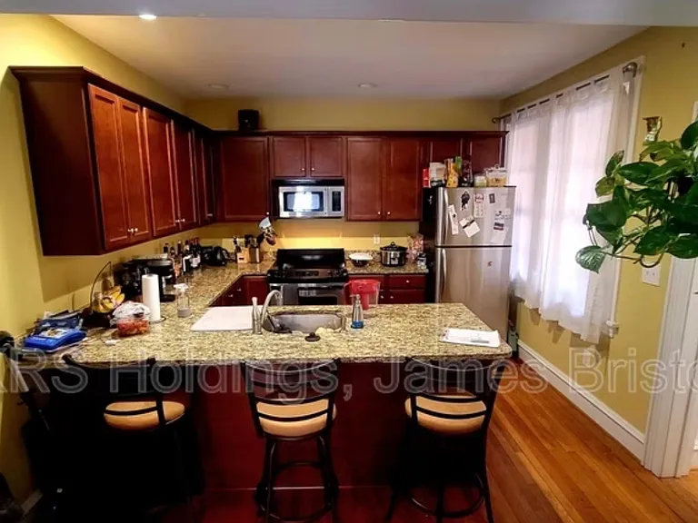 2710 Stuart Ave #8 — Photo 8