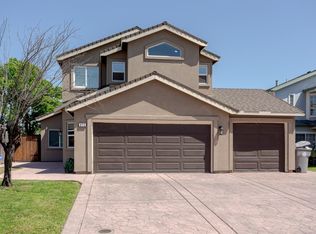 873 Hunters Creek Dr, Sacramento, CA 95838