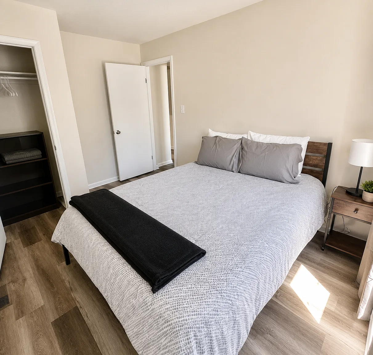 3 bed, 1800 sqft, $2,500 — Photo 3