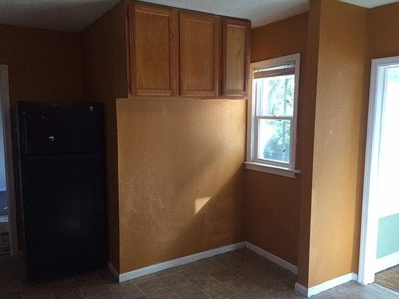 4th image of 1529 E 49th Ter