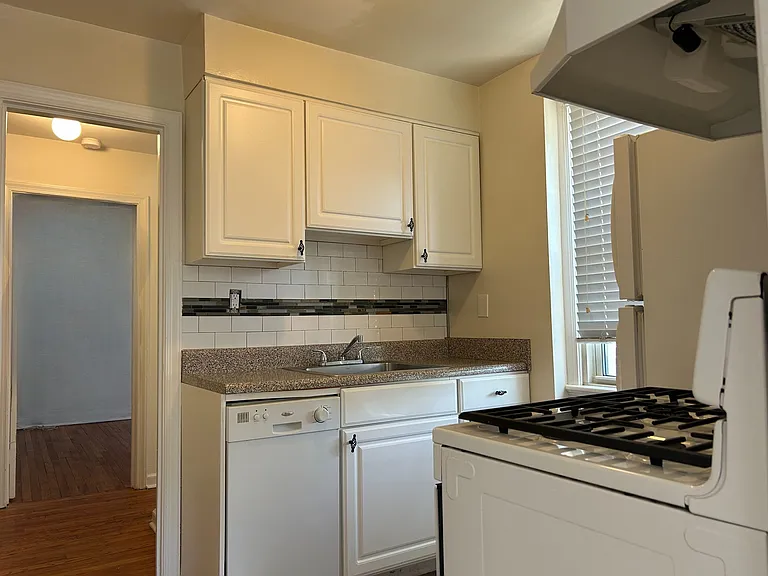 Jericho Manor Apartments — Photo 60