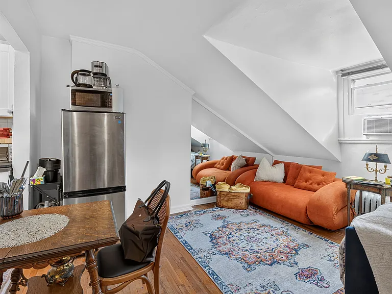 406 W 22nd St #5R — Photo 5