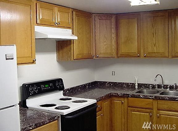 4th image of 2729 59th Ave NE