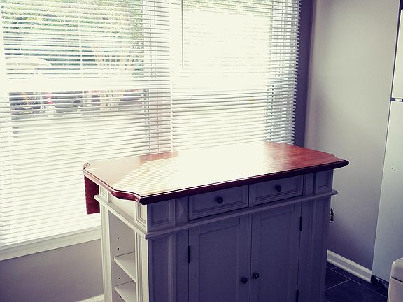 Spacious Kitchen island