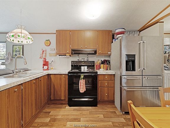 5th image of 807 Berry Creek Dr