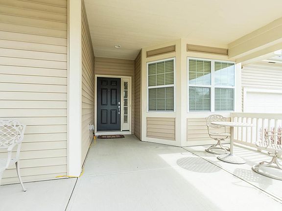 4th image of 668 High Timber Dr