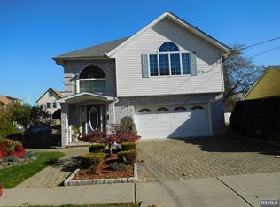 261 Maple Ave #1, Wallington, NJ 07057