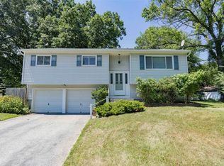 24 Nassau Rd, Poughkeepsie, NY 12601