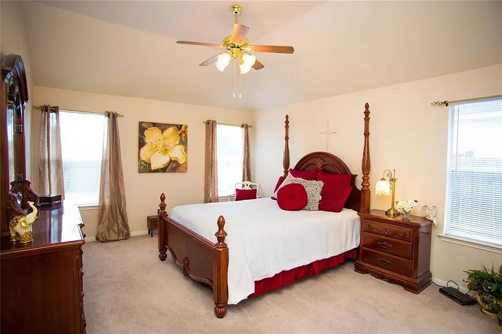 3 bed, 2.0 bath, 1529 sqft, $1,750 — Photo 4
