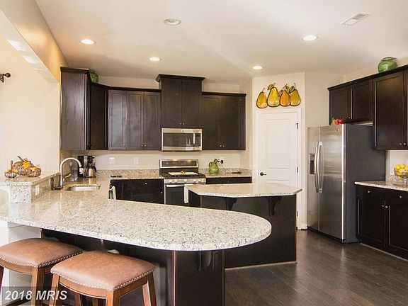 Breakfast Bar - Granite Counters