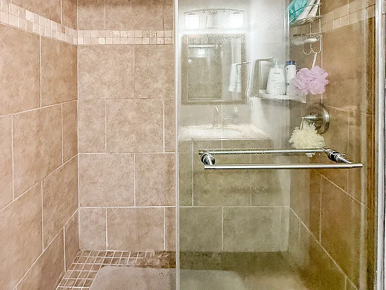 7707 Broadway St #6A — Photo 14