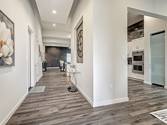 3rd image of 6805 Tamarisk Pl NW