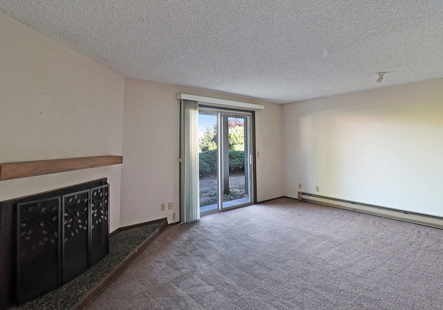 1 Bed 1 Bath - Downtown Location - Storage Available - NAS Whidbey — Photo 3