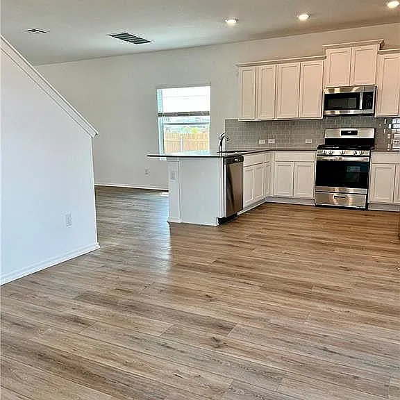 290 Silver Glen Dr — Photo 28