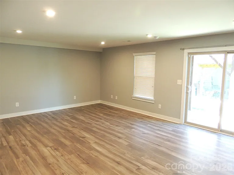 1912 Catkin Ln — Photo 9