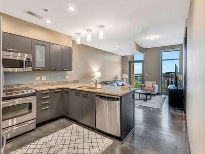 1510 Demonbreun St APT 1401, Nashville, TN, 37203