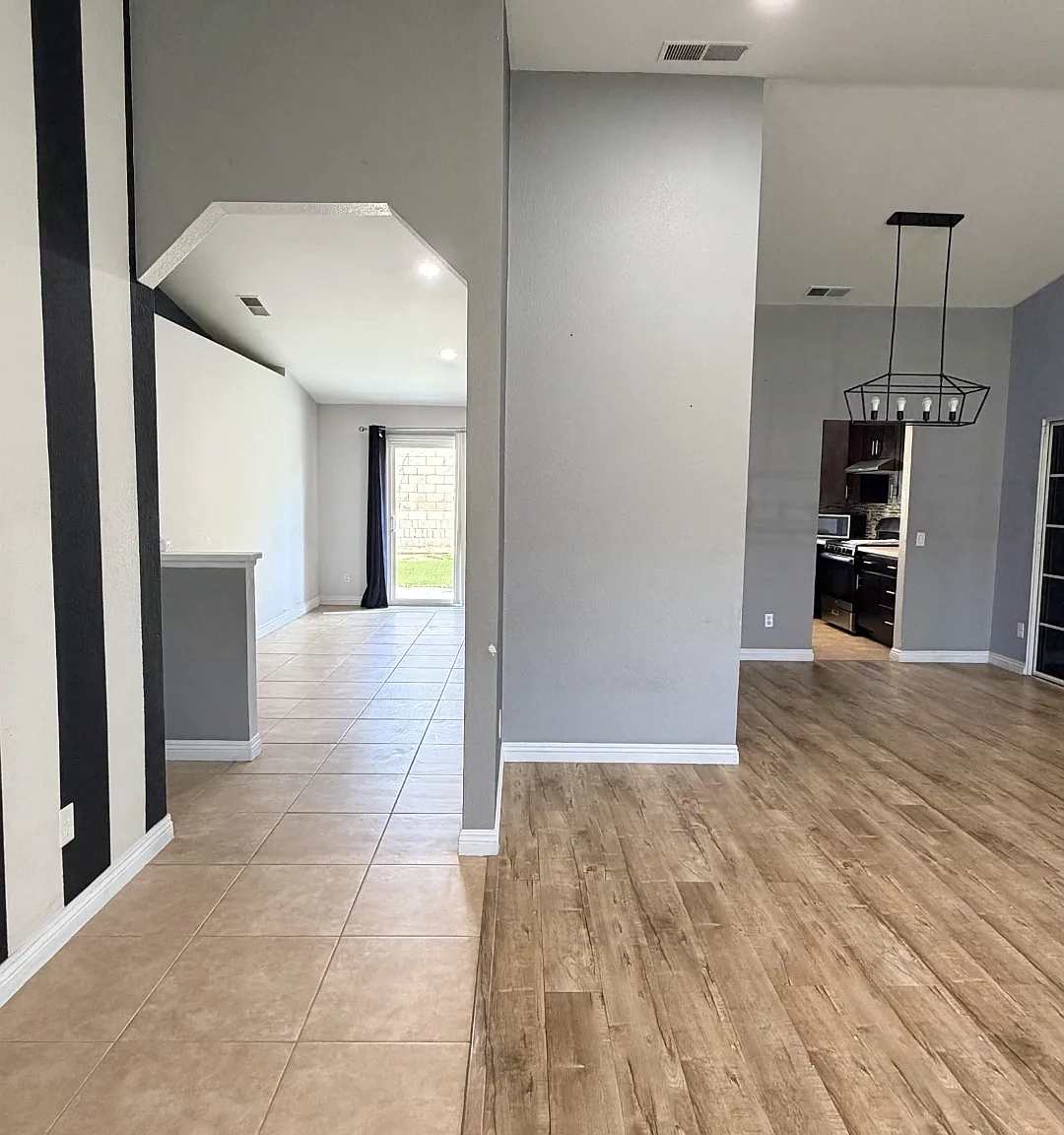 3 bed, 1347 sqft, $3,450 — Photo 2