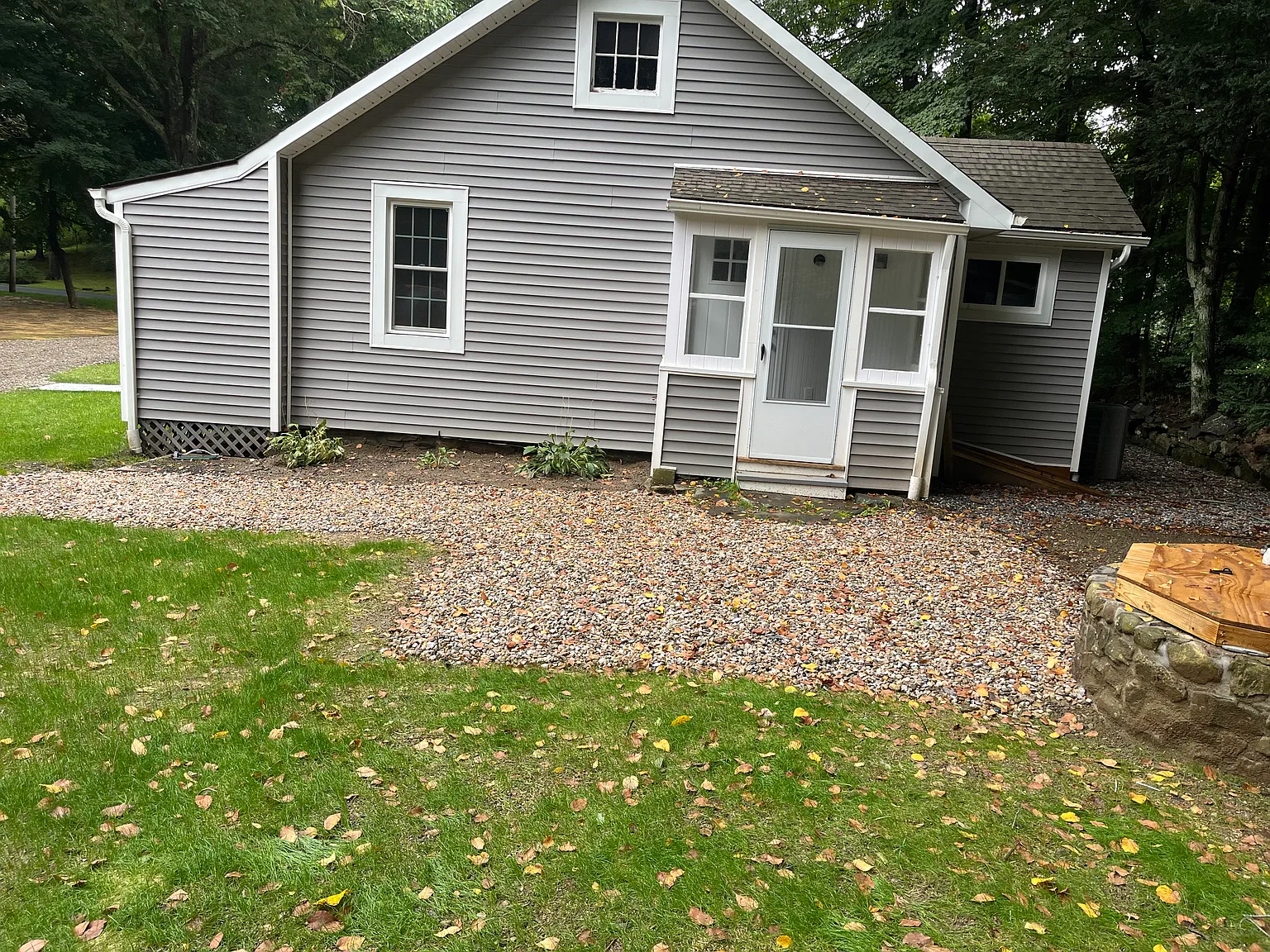 3 bed, 802 sqft, $3,000 — Photo 3