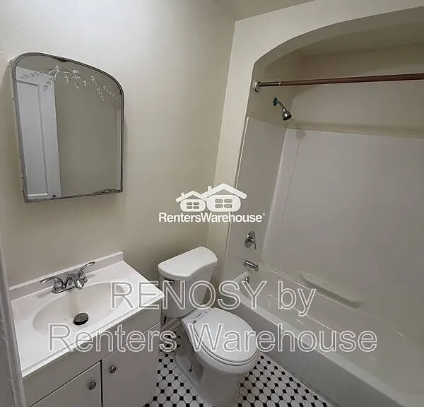 4334 Berger Ave — Photo 6