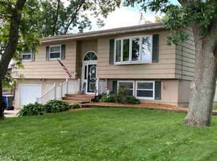 312 Cherry St, West Union, IA 52175