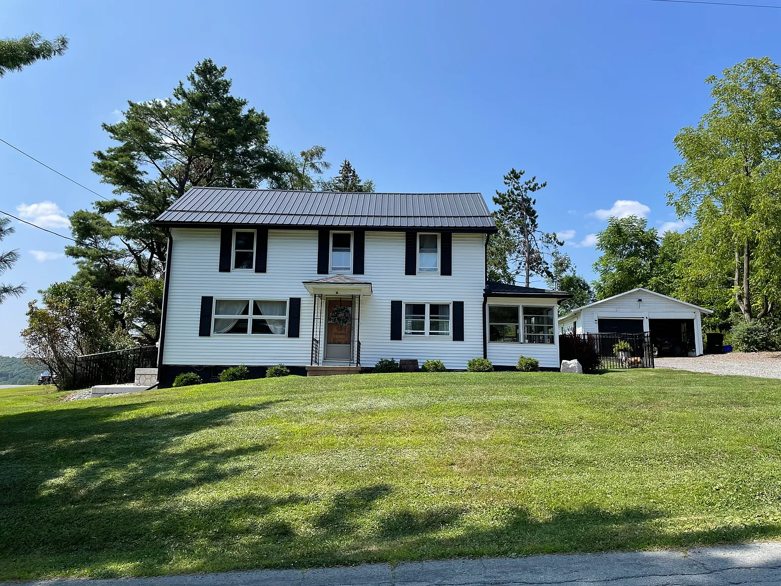 4 bed, 1200 sqft, $2,200 — Photo 1