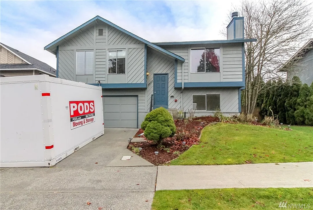 3407 50th Ave NE photo 1