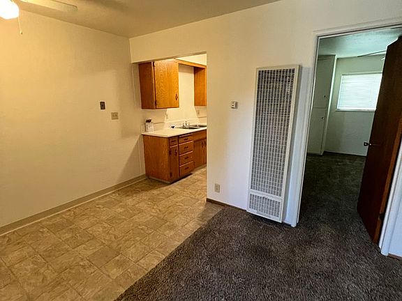 3rd image of 428 W Oak St APT 4