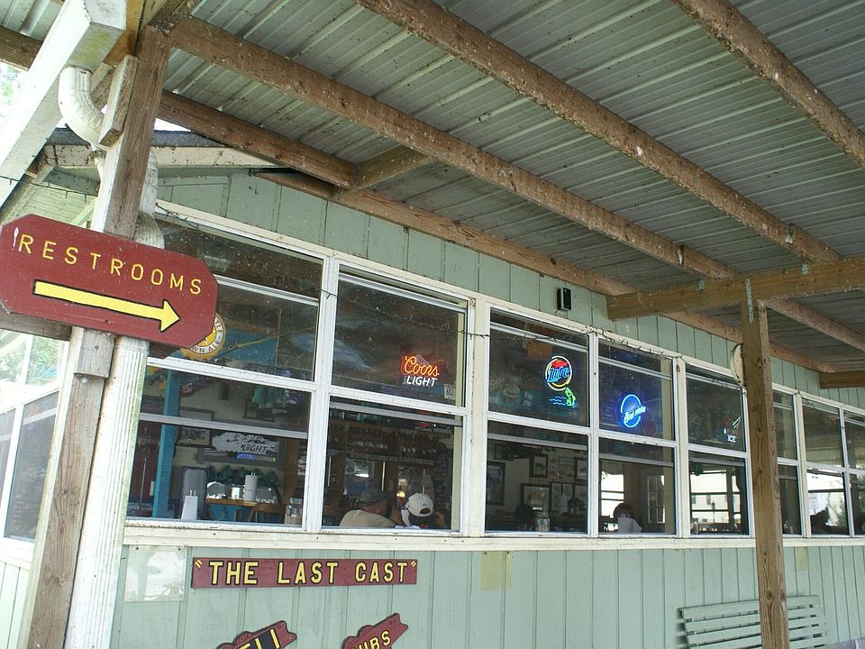 Run across the lake to the local lakeside resturant at Ingram's