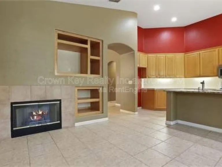 1844 Oswego Ct — Photo 8
