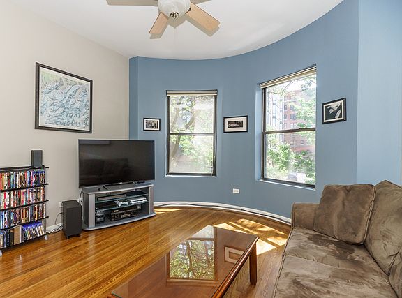 3rd image of 5216 N Kenmore Ave #2S
