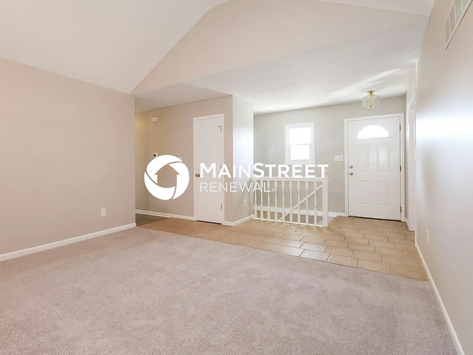 801 NE Lyon Dr — Photo 4