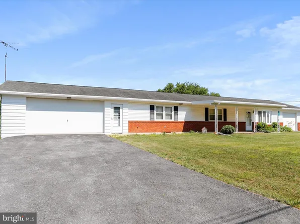 11735 Ridge Rd, Greencastle, PA 17225
