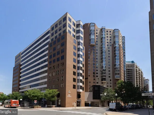 900 N Stafford St APT 1901, Arlington, VA 22203