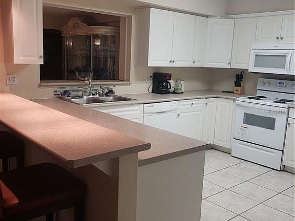 4th image of 10309 Fernbrook Ln
