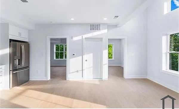 2 bed, $3,750 — Photo 4