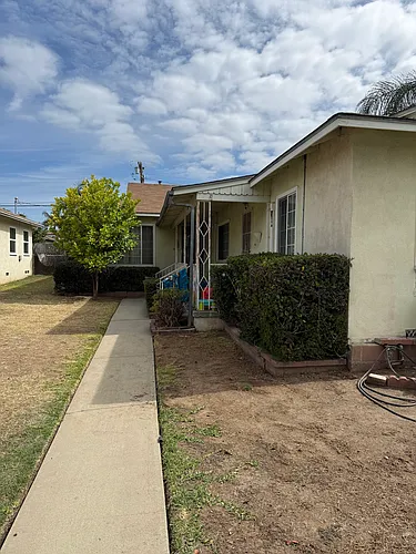 319 W Riggin St #1 Photo 1