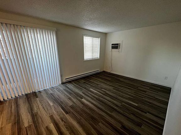 3rd image of 226 E 7th Ave APT 6