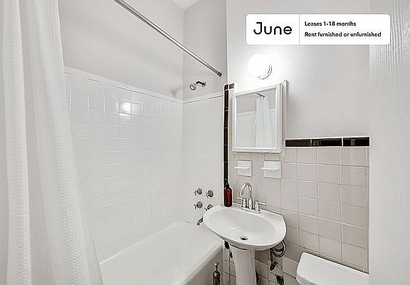 4th image of 441 W 48th St #1E